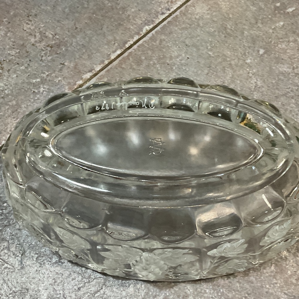 Westmoreland Clear Glass Bowl with Grape Design - Picture 4 of 7